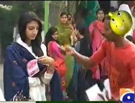 Khabarnaak Report on Eve Teasing in Pakistan - Bhondi Baaz Larke, Larkion Ke Peechey
