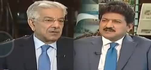 Khawaja Asif Response on Hamid Mir's Claim That Nawaz Sharif's Family Begging Mercy From Imran Khan