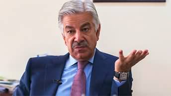 Khawaja Asif's tweet on Shafqat Mahmood's decision to quit politics