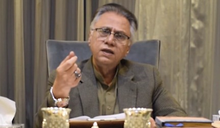 Kis baat ki tableegh? Hassan Nisar's views over ban on Tableeghi Jamaat in Saudi Arabia