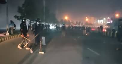 Late night situation at Jail Road Lahore, clashes continued between Police & PTI workers