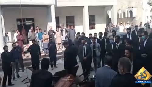 Lawyers Attack the Office of Assistant Commissioner Sialkot Sonia Sadaf