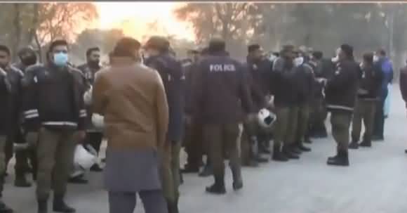 LDA Raids Khokhar Palace of PMLN Leaders (Khokhar Brothers), PMLN Workers Resisting 