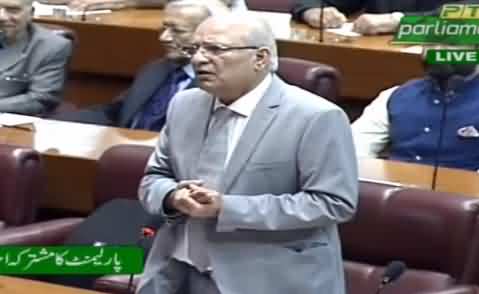 Main Roti Mein Kapre Mein Uljha Raha, Aik Nashai Ne Mera Watan Baich Dala - Mushahid Ullah Khan