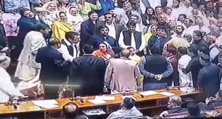 Massive Fight Between PTI And Opposition Members During Joint Session of Parliament