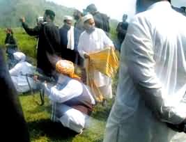 Maulana Fazal ur Rehman is a Sharp Shooter - He fired with Kalashnikov at Exact Target
