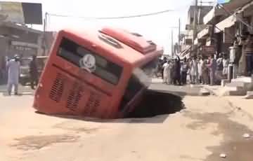 Metrobus falls into sinkhole in Multan