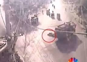 Mini Bus Hit the Motorcycle in Karachi and Ran Away without Staying - CCTV Footage