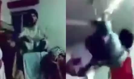 Molvi Taqreer Ke Dauran Shiddat e Gham Se Pankhe (Fan) Se Latak Gya