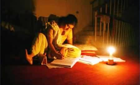 More Than 20 Hours Load Shedding in Pakistan, Public Protest in Lahore and Faisalabad