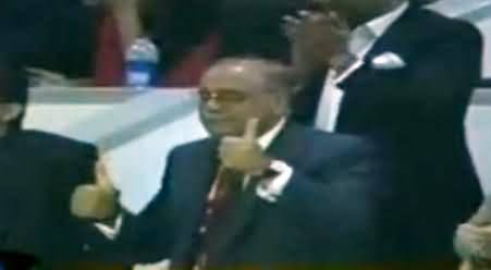 Najam Sethi Dancing in Sharja Ground on the Good Performance of Pakistani Cricket Team
