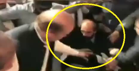 Siddque ul Farooq Fell Down While Shaking Hand With Nawaz Sharif