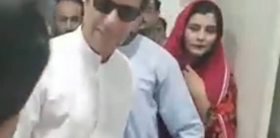 Newly Born Baby Named After Imran Khan As PM Pays Surprise Visit to Khushab DHQ Hospital