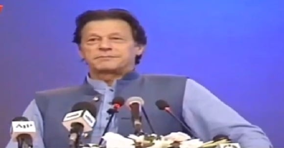 No One Can Reach Even The Dirt Of Prophet Muhammad PBUH's Feet - PM Imran Khan