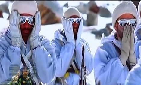 Pakistan Army Soldiers playing Cricket Match in Siachen Glacier and Praying For Pakistan