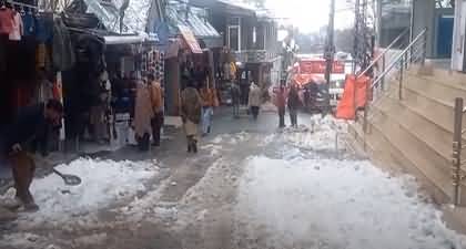 People are afraid to go to Murree - See deserted mall road of Murree during recent snow fall
