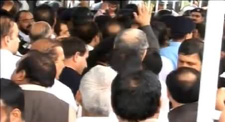 Pervez Khattak with KPK MPAs Reached Parliament To Stage Sit-in Against Load Shedding