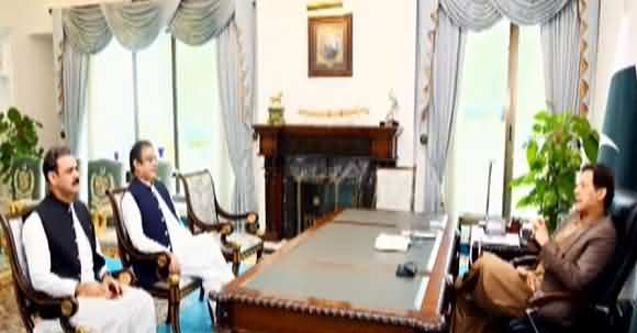 PM Imran Khan Meets Federal Minister Shibli Faraz And SAPM Gen Asim Saleem Bajwa