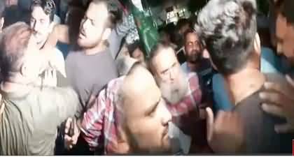 PMLN workers misbehaved with ARY News' representative during protest in Karachi