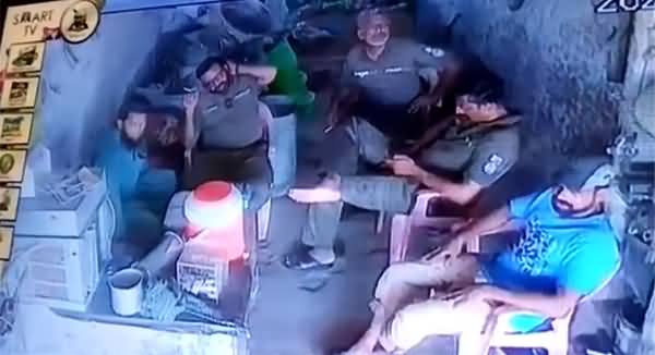 Policemen Openly Getting Extortion From A Poor Scrap Dealer