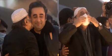 PPP Jalsa in Larkana: Asif Zardari kisses bilawal's face after reaching on stage