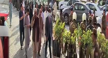 PTI workers gathered outside hotel where disgruntled PTI MPAs are staying with opposition in Lahore