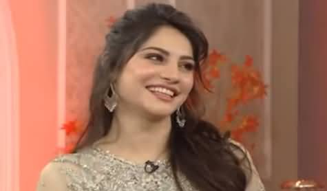 Rul Te Gaye Aan Per Chass Bari Aai Ae - Neelum Munir Singing Song