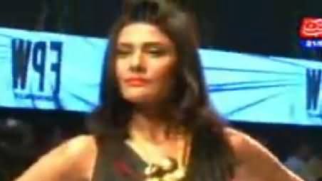 Second Day of Fashion Week in Karachi, Great Number of Models and Designers Participated
