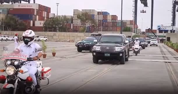 See Prime Minister Imran Khan's Entry in Karachi
