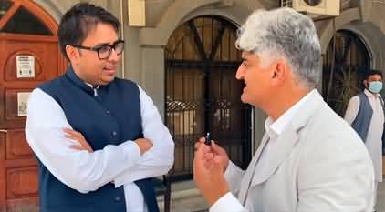 Shahbaz Gill's interesting interview with Matiullah Jan outside court