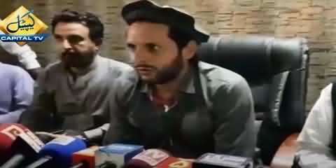 Shahid Afridi Inaugurates Library In Tank, Talks To Media