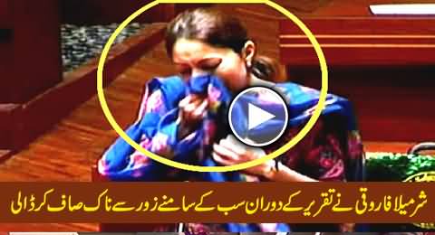 Sharmila Farooqi Openly Cleaning Her Nose with Dupatta During Her Speech