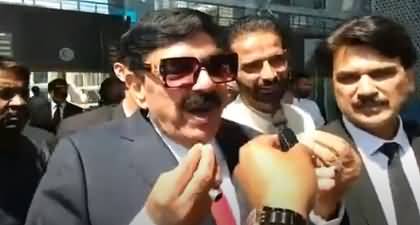 Main Fojion Per Bat Nhn Karta - Sheikh Rasheed refused to comment on Gen (R) Bajwa's recent statement 