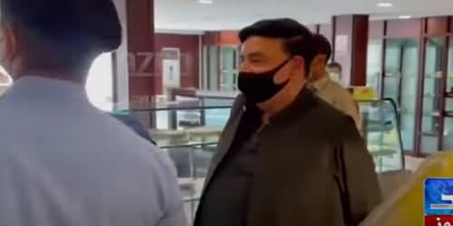 Sheikh Rasheed's Public Style, Reaches Market To Buy Food for Aftari