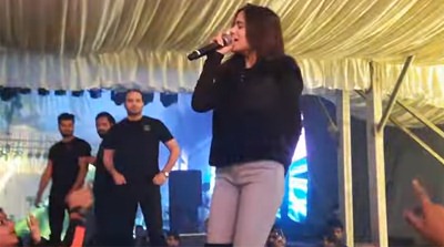 Singer Aima Baig performs in live concert in DHA club Lahore