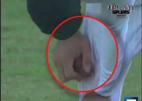 South African Players caught tampering with ball in 2nd Test