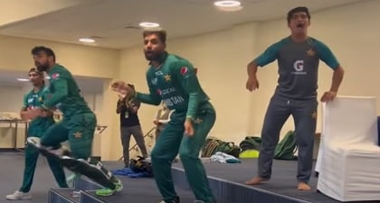 Tense and interesting scenes from Pakistan team's room during last thriller over 