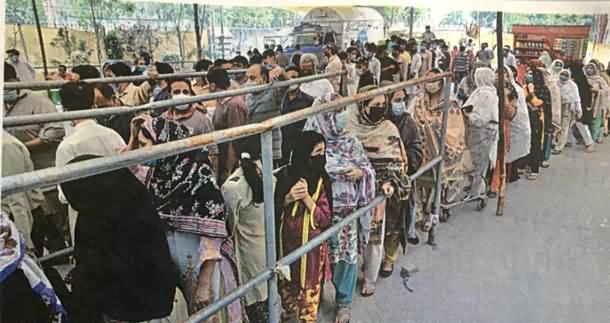 This Is 21st Century's Pakistan: Long Queues of People To Get Just 2 KG Sugar