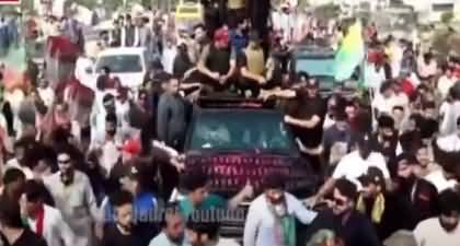 Thousands of PTI workers around Imran Khan's car, exclusive footage from inside Imran Khan's car