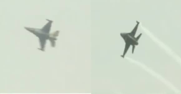 Turkish Air Force F-16 Fighting Falcon Solo Turk Fly Past at Pakistan Day Parade 2019