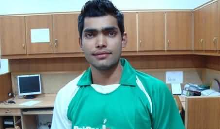 Umar Akmal Throws Flowers Bouquet on the Face of Waiter in Hotel