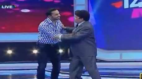 Umar Sharif Gets Angry on Basit Ali, Waseem Badami Trying to Stop Him