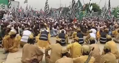 Views From Inside Azadi March Islamabad, Check The Crowd