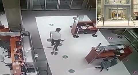 Viral Video: Hospital Guard Speaks To Invisible Patient at Argentina Hospital