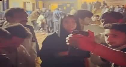 Viral Video: Youngsters from Nowshera taking selfies with Reham Khan