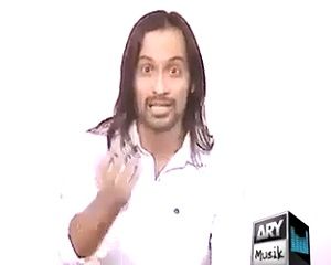 Waqar Zaka Blasting and Criticising Facebook Users and Their Behaviour