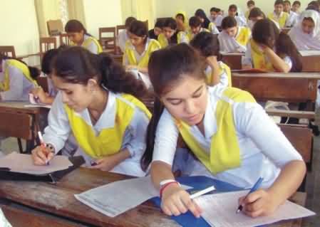 Watch How Girls Openly Cheating in Exams in Larkana School, Must Watch