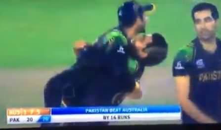 Watch the Winning Moments of Pakistan Team Against Australia
