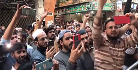 We will not let the govt demolish this mosque - Protesters outside Madina Masjid Karachi