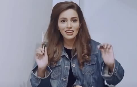 What Is In Neelam Aslam's Make-up Bag? Neelam's Interesting Vlog
